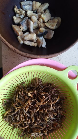 腊鱼炖干豆角的做法步骤：1