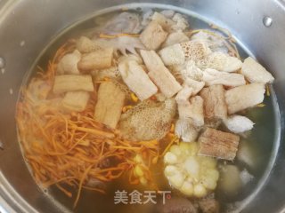 虫草花竹荪玉米土鸡汤的做法步骤：10