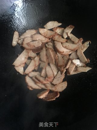 芹菜蒜苗炒肉饼的做法步骤：3