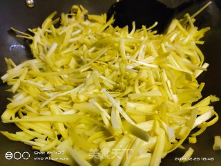素炒韭芽的做法步骤：3