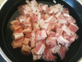 胡萝卜土豆炖牛腩的做法步骤：2