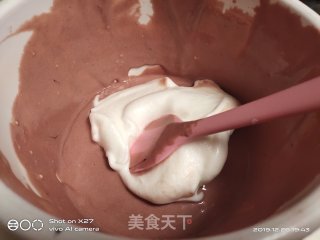 酸奶红曲戚风蛋糕的做法步骤：6
