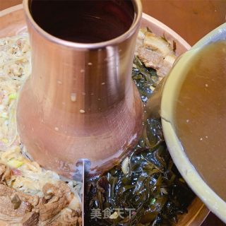 传统酸菜火锅的做法步骤：16
