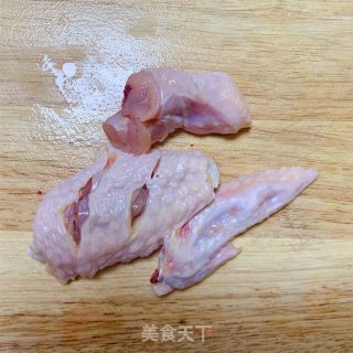 砂锅焖鸡翅的做法步骤：3