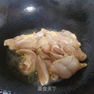 砂锅焖鸡翅的做法步骤：17