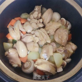 砂锅焖鸡翅的做法步骤：19