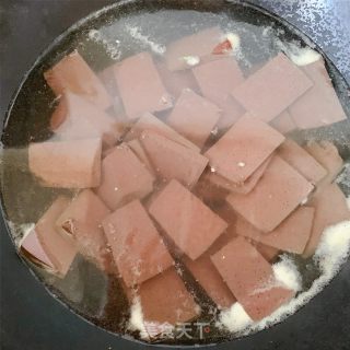 家常滑嫩炒猪血的做法步骤：4