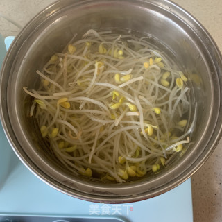 凉拌豆芽的做法步骤：3
