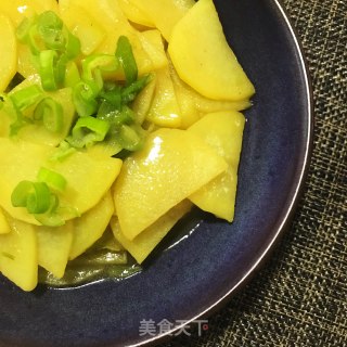 大葱炒土豆片的做法步骤：4