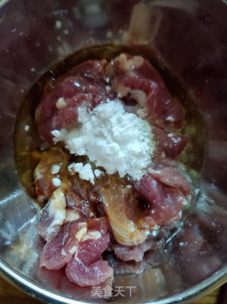 大葱青瓜炒牛肉的做法步骤：2