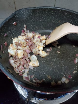 时蔬虾仁炒紫米饭的做法步骤：11