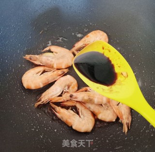 酱油炒虾的做法步骤：4