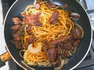 黑椒牛肉炒面的做法步骤：7