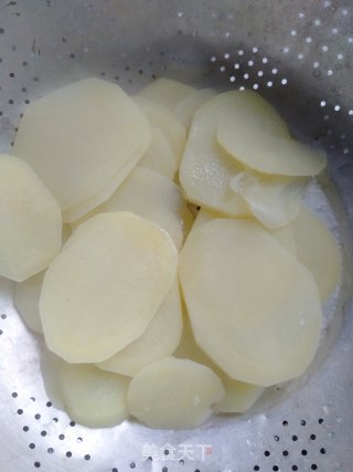 土豆炒洋葱的做法步骤：3