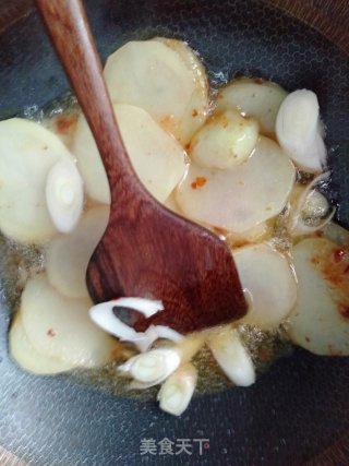 土豆炒洋葱的做法步骤：7