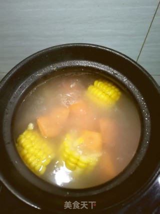 玉米骨头汤的做法步骤：5