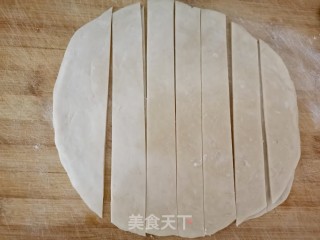 手抓饼麻花酥的做法步骤：2