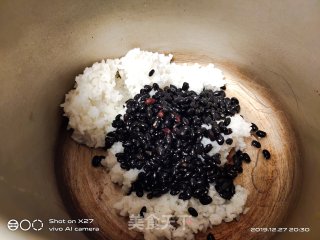 红豆黑豆大米粥的做法步骤：3