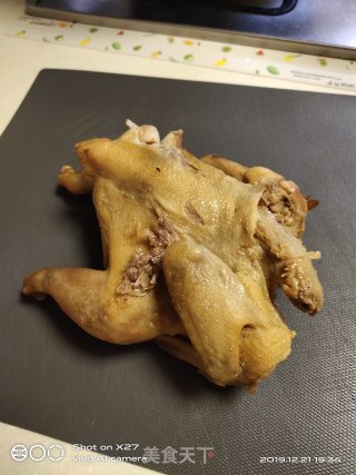 葱花炒手撕鸡的做法步骤：1