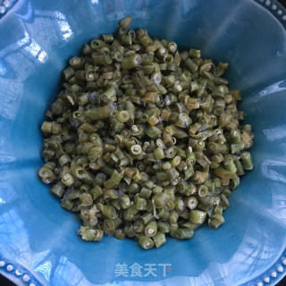 咸豇豆炒肉末的做法步骤：1