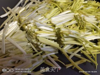 韭黄炒鸡蛋的做法步骤：4