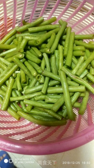 鸭肉炒豆角的做法步骤：2