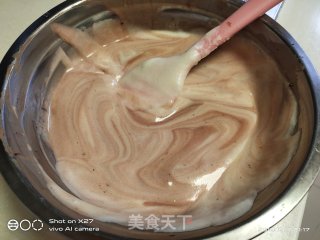 红曲纹理戚风蛋糕的做法步骤：9