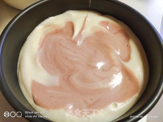 红曲纹理戚风蛋糕的做法步骤：10