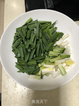 香蒜苗回锅肉的做法步骤：1