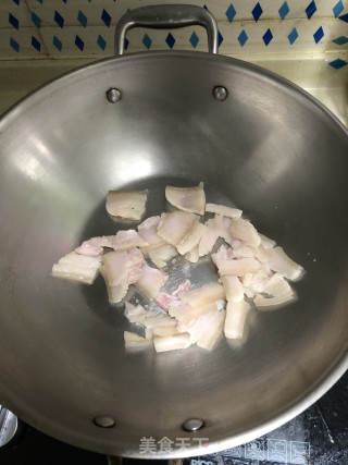 香蒜苗回锅肉的做法步骤：3