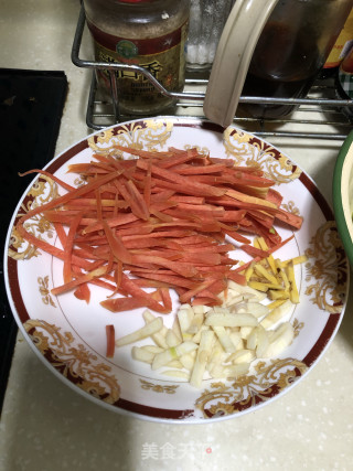 韭黄胡萝卜炒牛肉的做法步骤：1