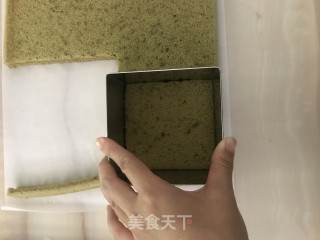 抹茶草莓慕斯蛋糕的做法步骤：2