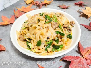 肉片炒河粉的做法步骤：8