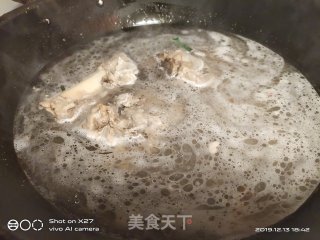 筒骨油豆腐汤的做法步骤：3