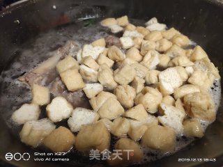 筒骨油豆腐汤的做法步骤：4