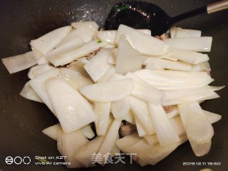 五花肉烧萝卜的做法步骤：5