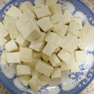香菇烧豆腐的做法步骤：1