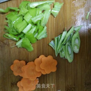香菇烧豆腐的做法步骤：2