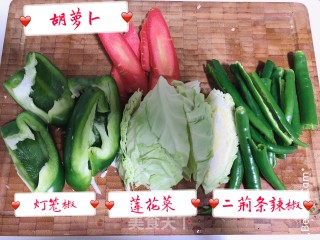 川香麻辣泡菜的做法步骤：2