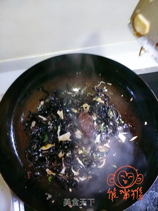 木耳肉丝手擀卤面的做法步骤：19