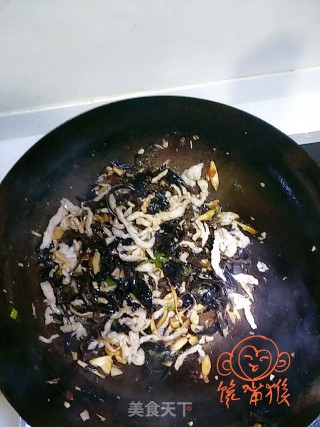 木耳肉丝手擀卤面的做法步骤：21