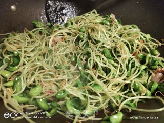 培根炒黑豆芽的做法步骤：8