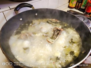 草鱼酸菜汤的做法步骤：6