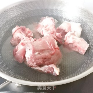 棒骨汤的做法步骤：2