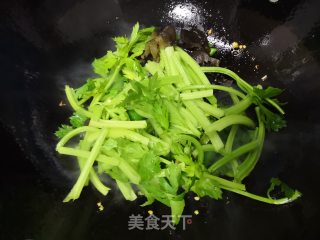 芹菜肉丝的做法步骤：5