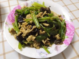 芹菜肉丝的做法步骤：11