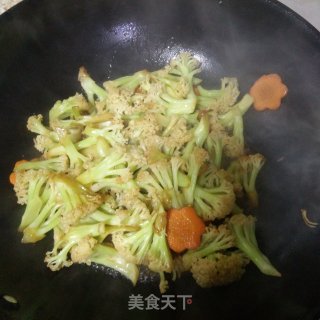 小炒有机菜花的做法步骤：3