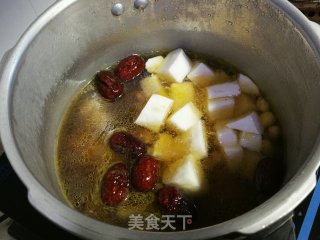 白果山药炖土鸡的做法步骤：4