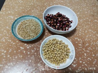 黑玉米燕麦豆浆的做法步骤：1