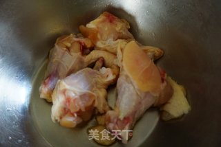 杂炖鸡翅根的做法步骤：1